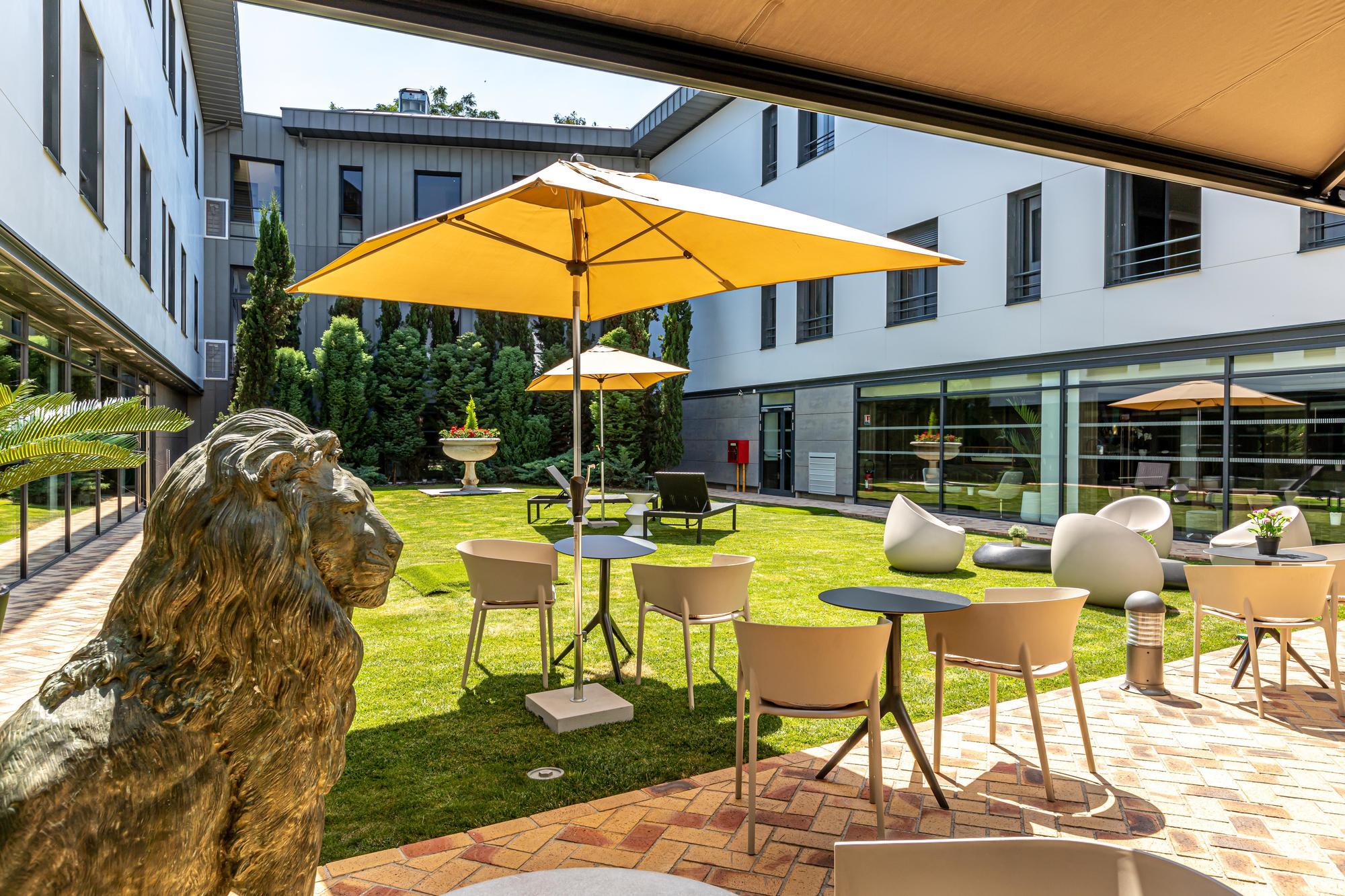 Aparthotel Les Jardins De St Cloud 3*